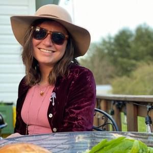 Meet your Posher, Cortney